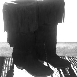 Women’s black fringe boots